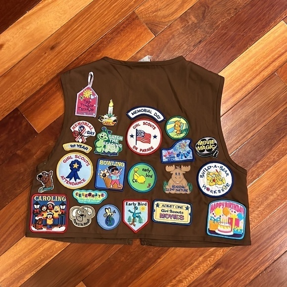 ⭐️ Girl Guides Scouts Smock stop with Various Badges - Picture 5 of 8